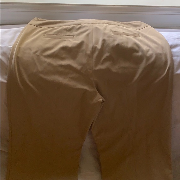 Tan women’s pants - Picture 4 of 4